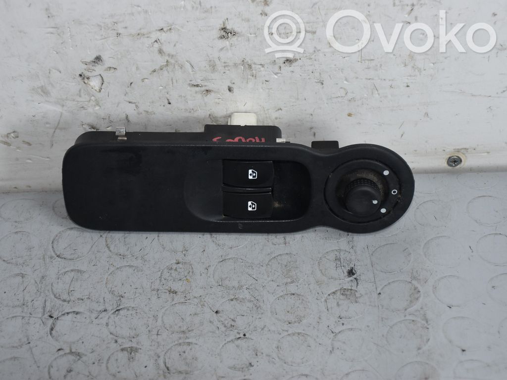 Renault Modus Electric window control switch 