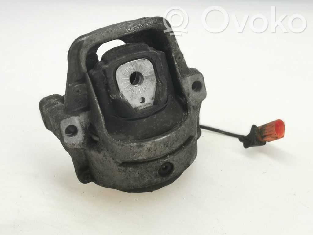 Audi Q5 SQ5 8R Engine mount bracket 