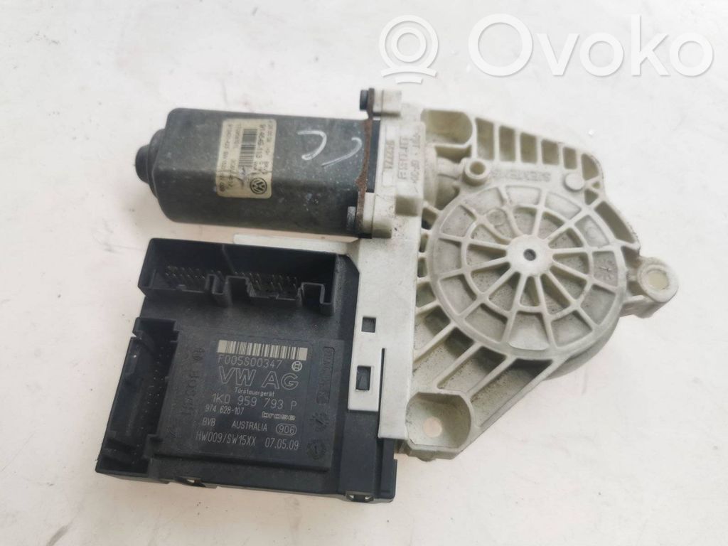 Volkswagen PASSAT CC Silnik regulatora szyby drzwi przednich 