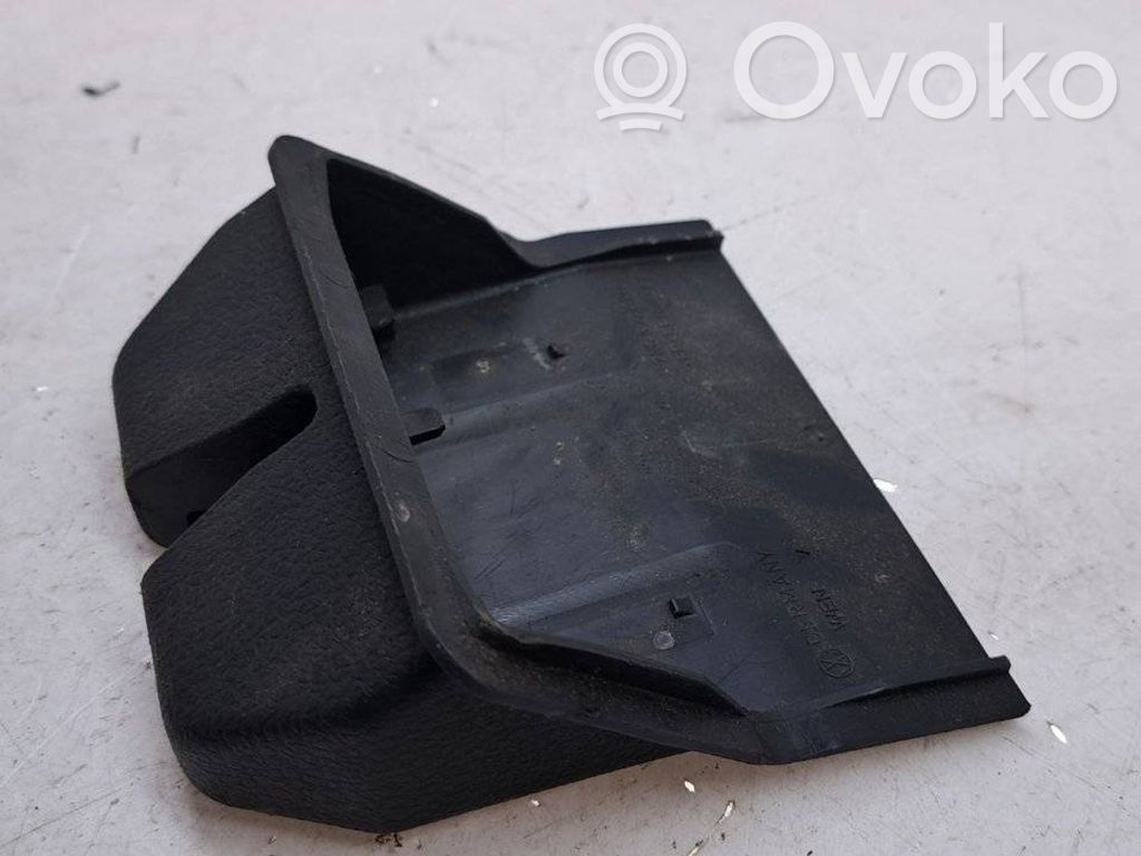 Volkswagen Sharan Osłona rygla zamka klapy tylnej 