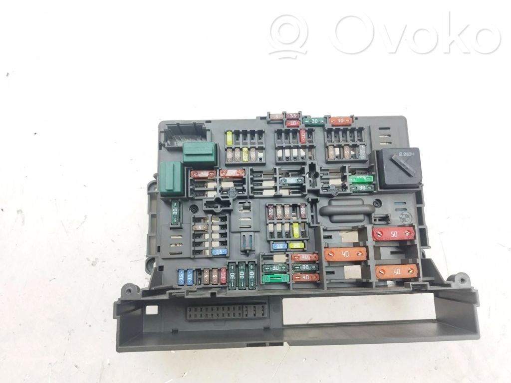 BMW 1 E81 E87 Fuse module 