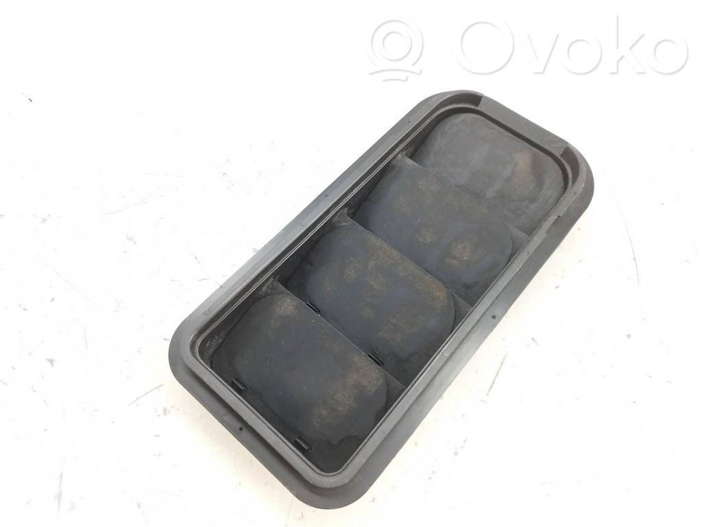 Volkswagen Golf VII Kratka wentylacyjna pod zderzakiem tylnym 