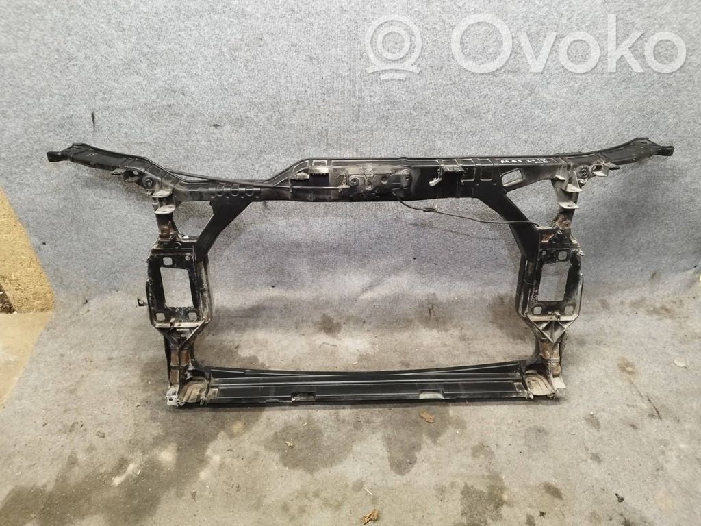 Audi A4 S4 B8 8K Jäähdyttimen kehyksen suojapaneeli 