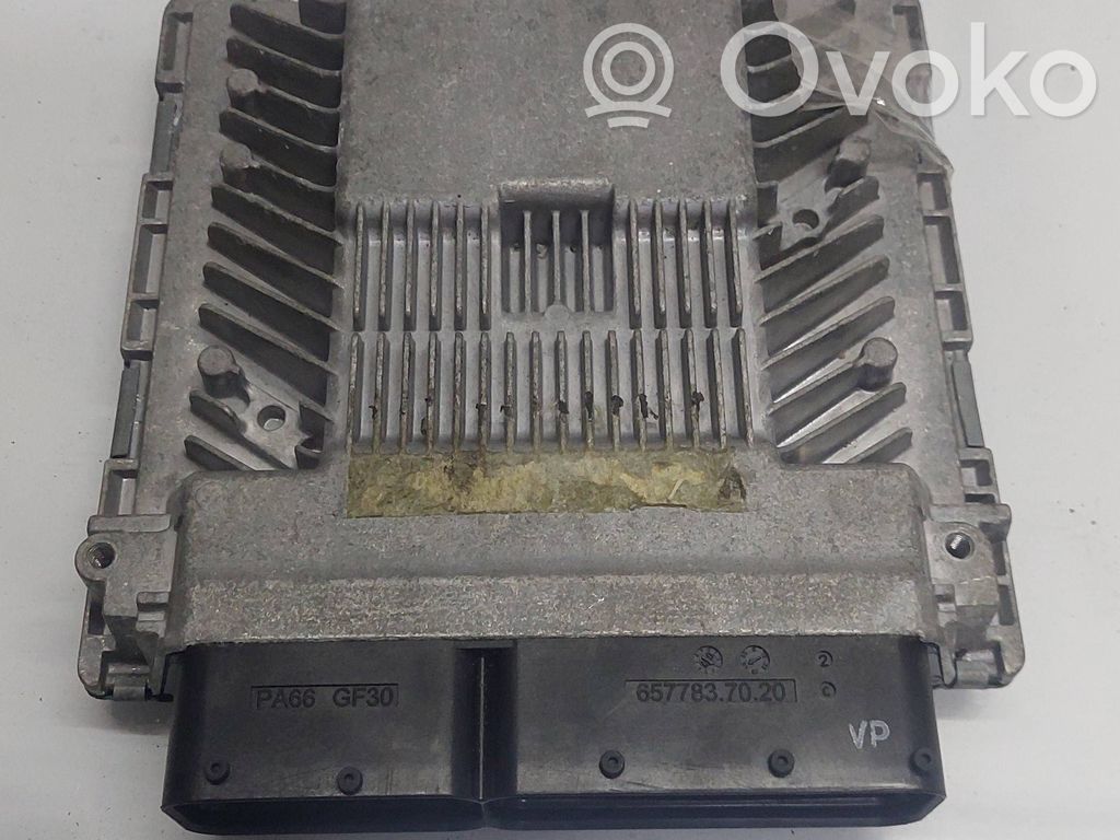 Audi A5 8T 8F Engine control unit/module 