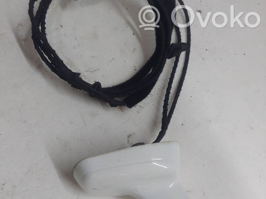Audi A5 8T 8F GPS-pystyantenni 