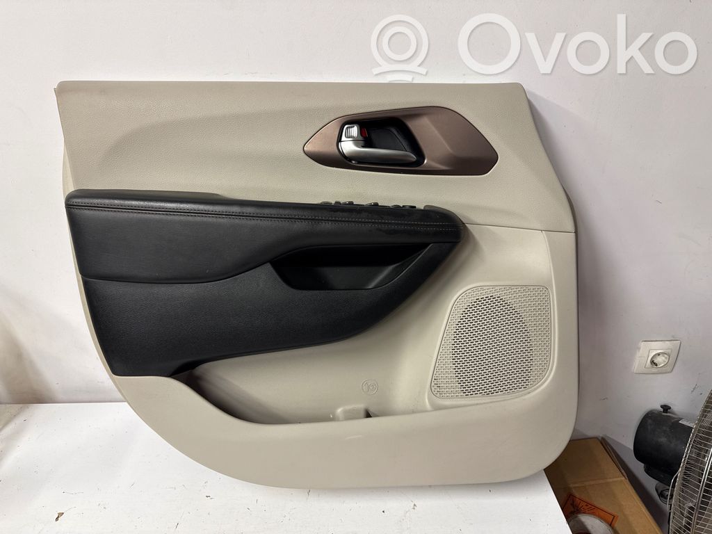 Chrysler Pacifica Etuoven verhoilu 
