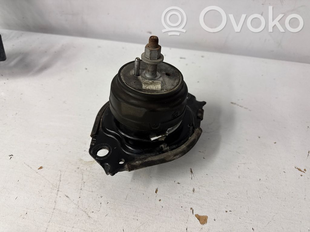 Engine mount bracket   24269,31717