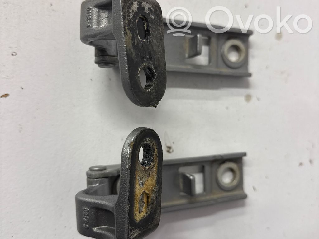 Chrysler Pacifica Rear door hinge set 