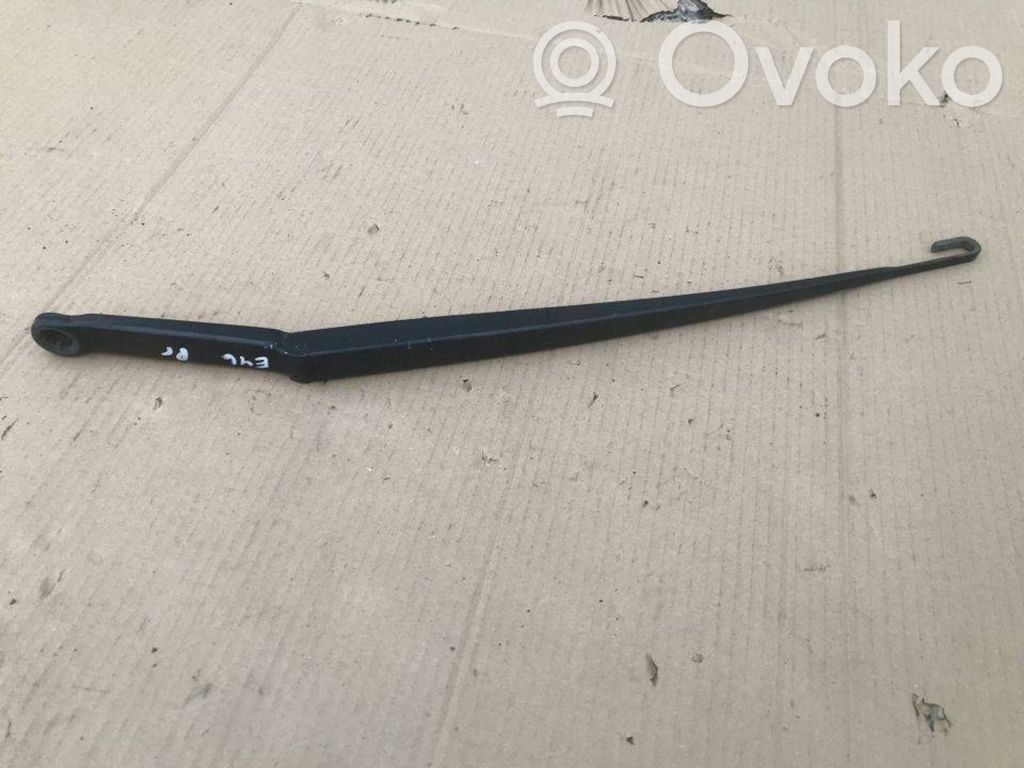 BMW 3 E46 Front wiper blade arm 