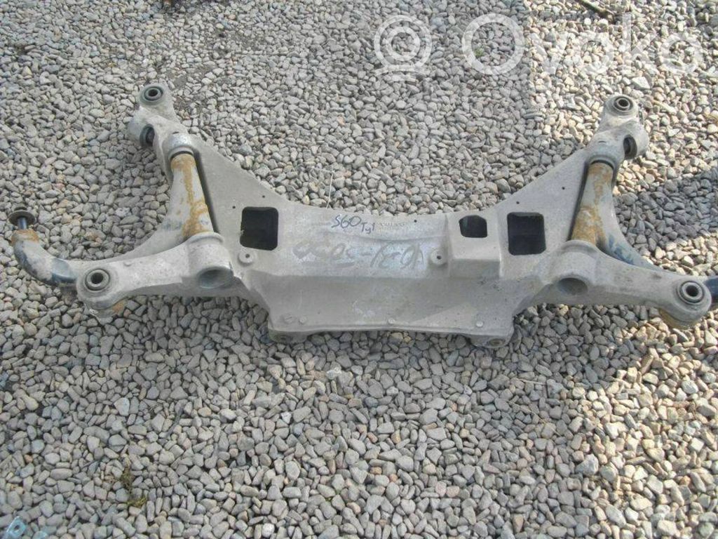 Volvo S60 Galinis traversas 