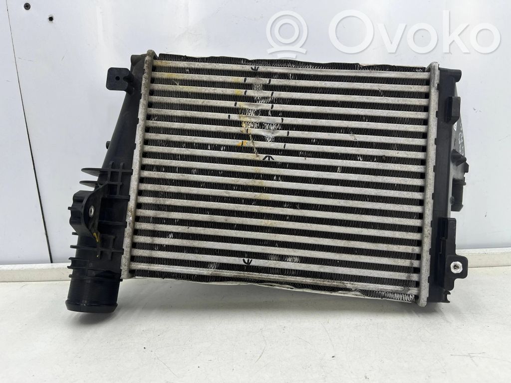 Opel Vivaro Intercooler radiator 