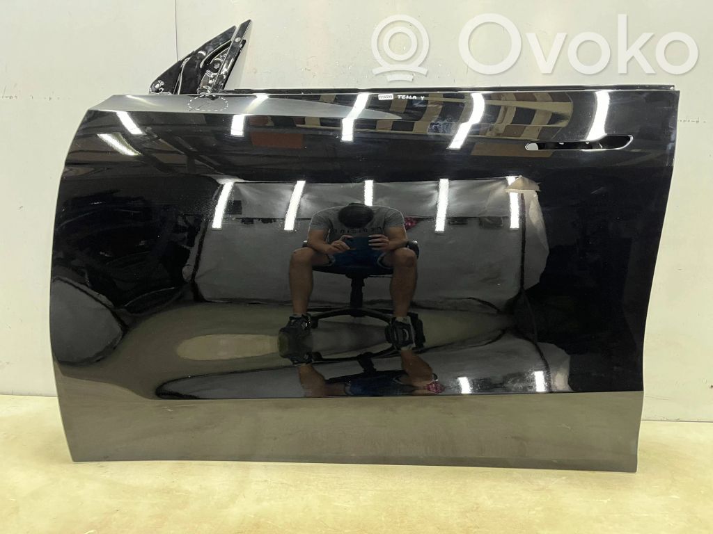Tesla Model Y Priekinės durys 