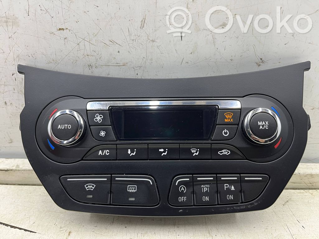 Ford C-MAX II Climate control unit 