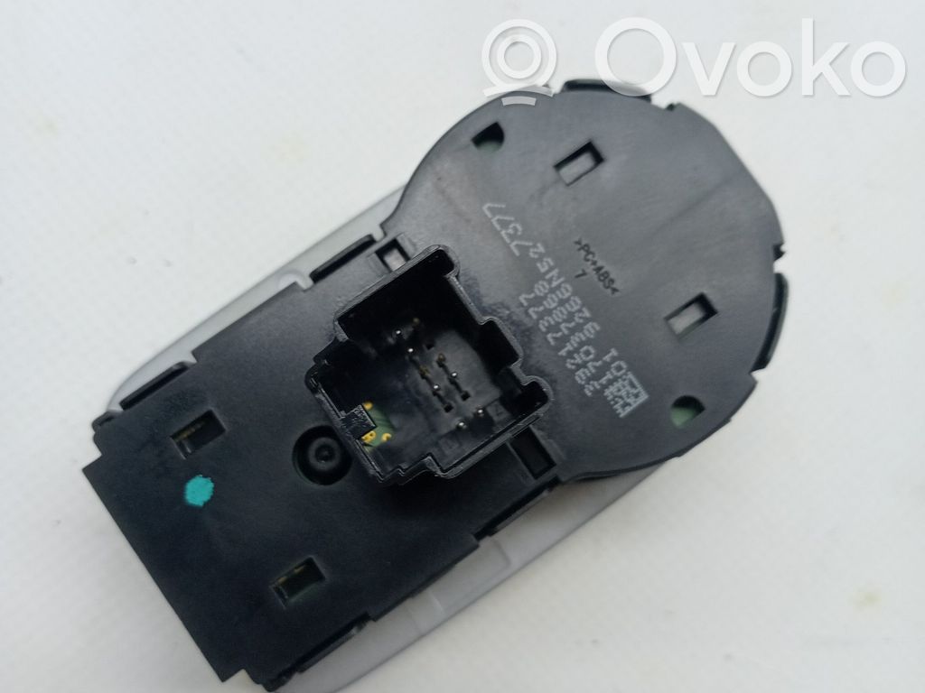 Light switch   13493472