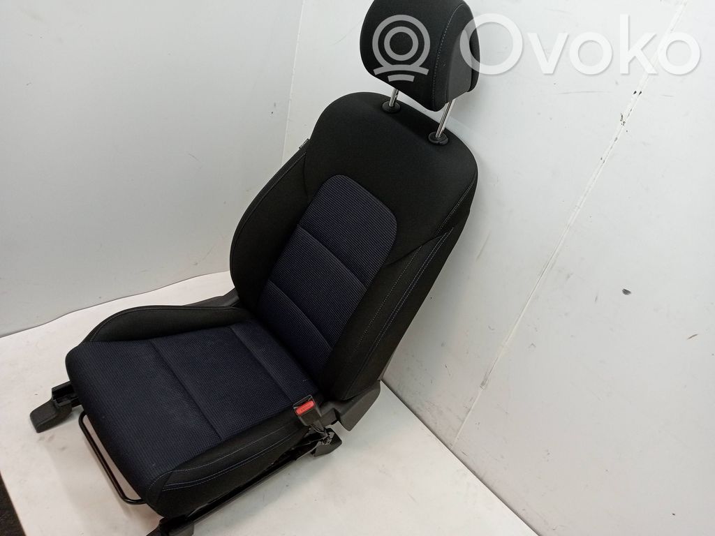 Etumatkustajan istuin   88200D7010T2C