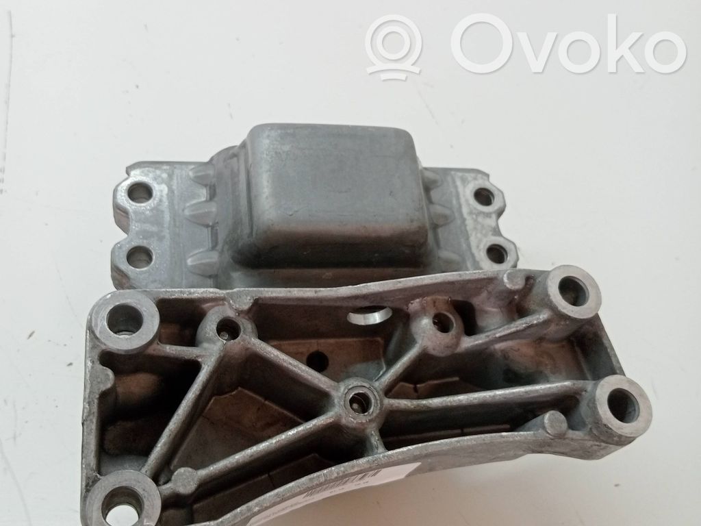 Audi Q3 8U Gearbox mount 