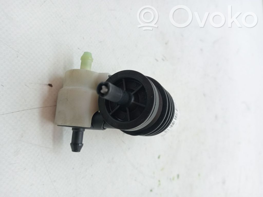Windscreen/windshield washer pump   13250357
