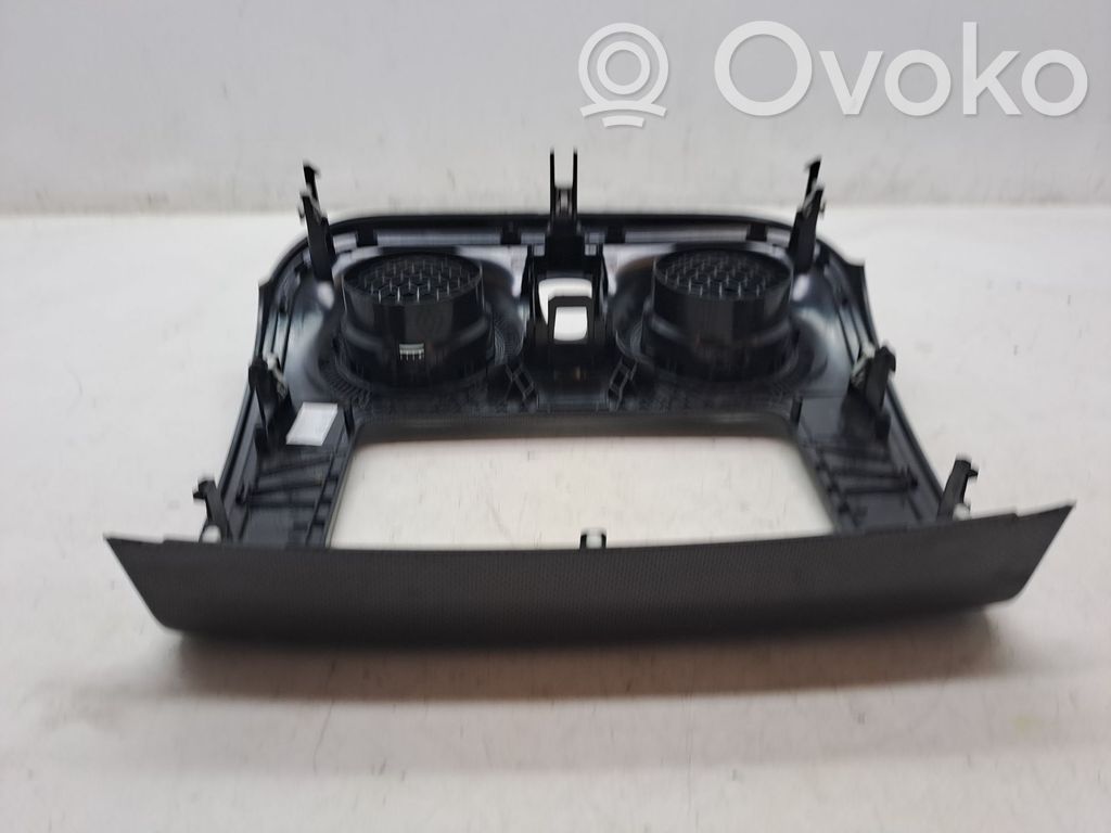 Muu korin osa   682607310R