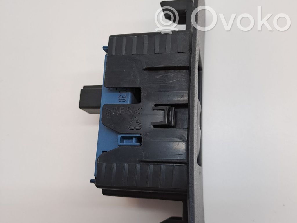 Interruptor del elevalunas eléctrico   848100F030