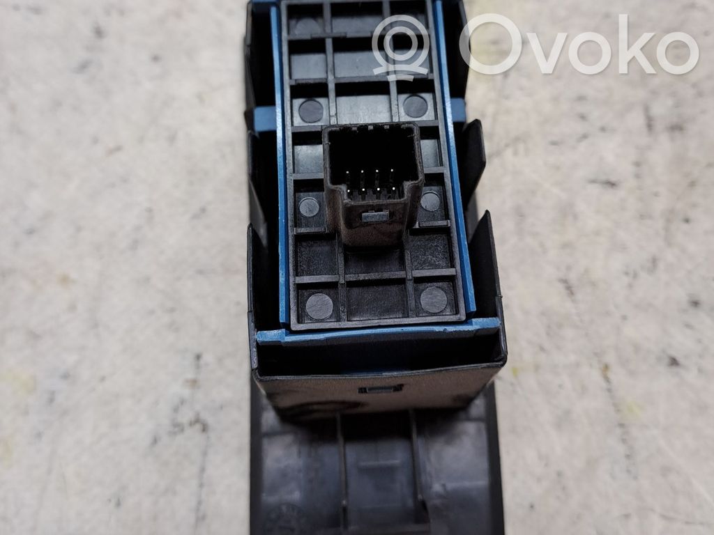 Interruptor del elevalunas eléctrico   848100F030
