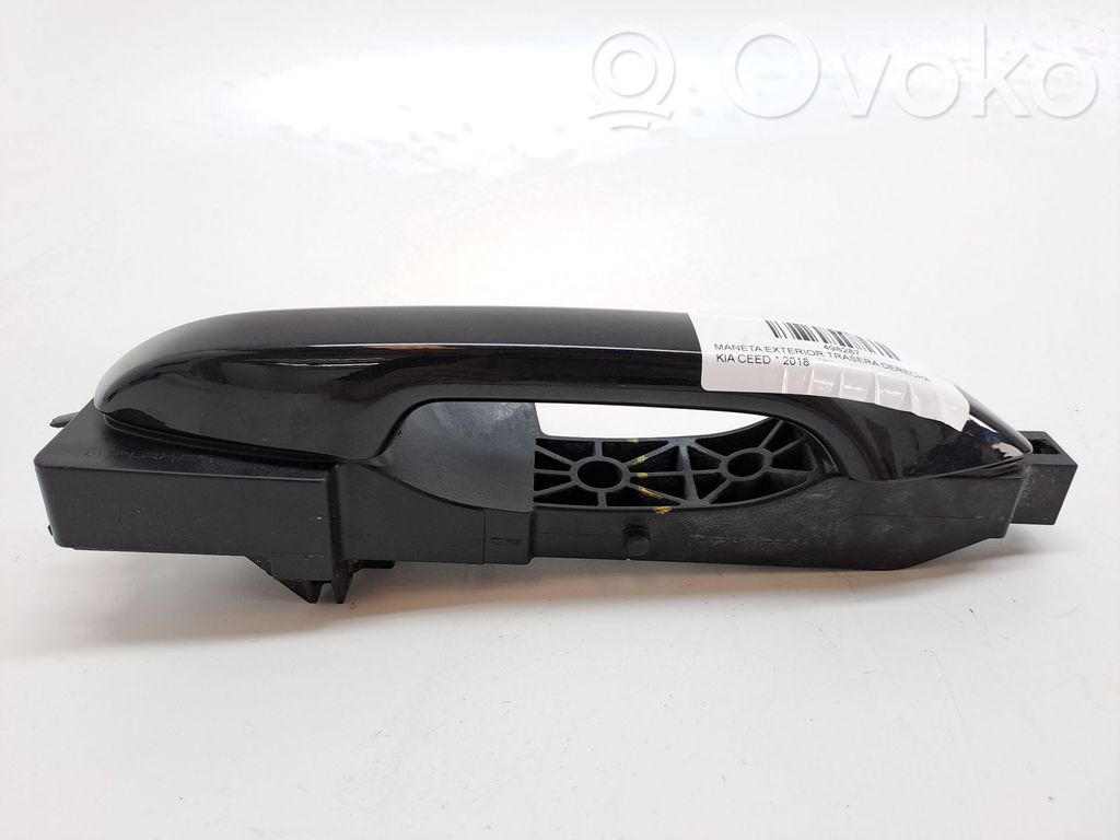 Manecilla externa puerta trasera   82661J7010,83665J7000