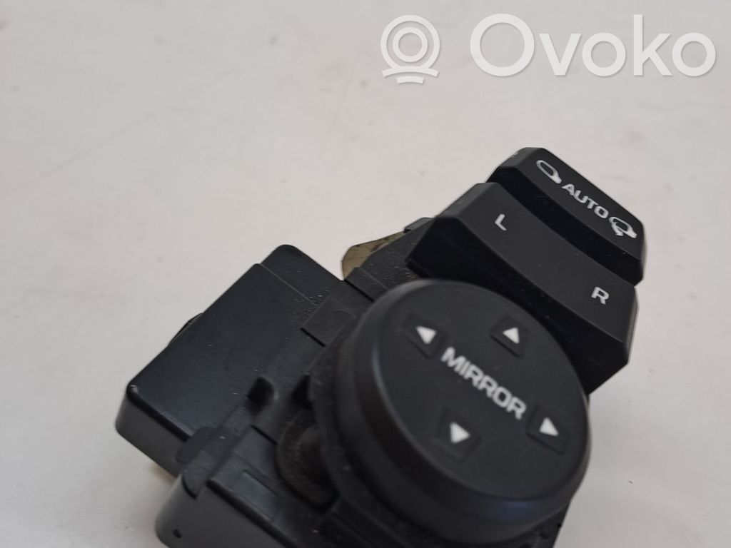 Hyundai Elantra VI Interruptor del espejo lateral 