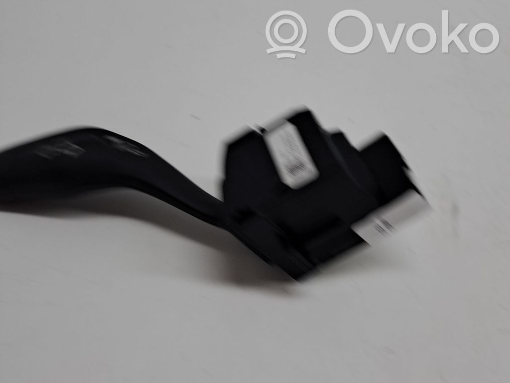 Suuntavilkun vipu   1883869,AV6T13335AE