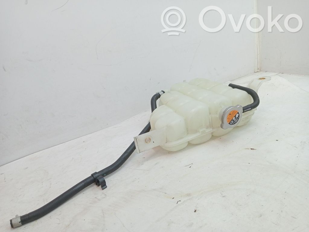 Nissan NP300 Zbiornik wyrównawczy chłodziwa 