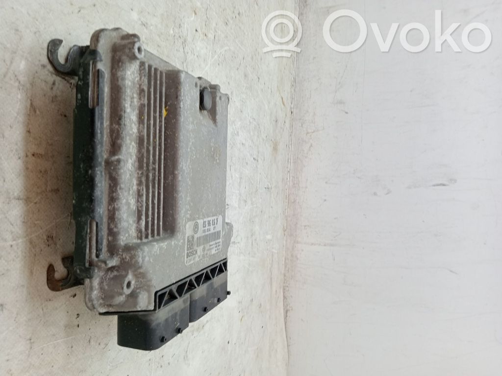 Volkswagen Golf V Motorsteuergerät ECU 