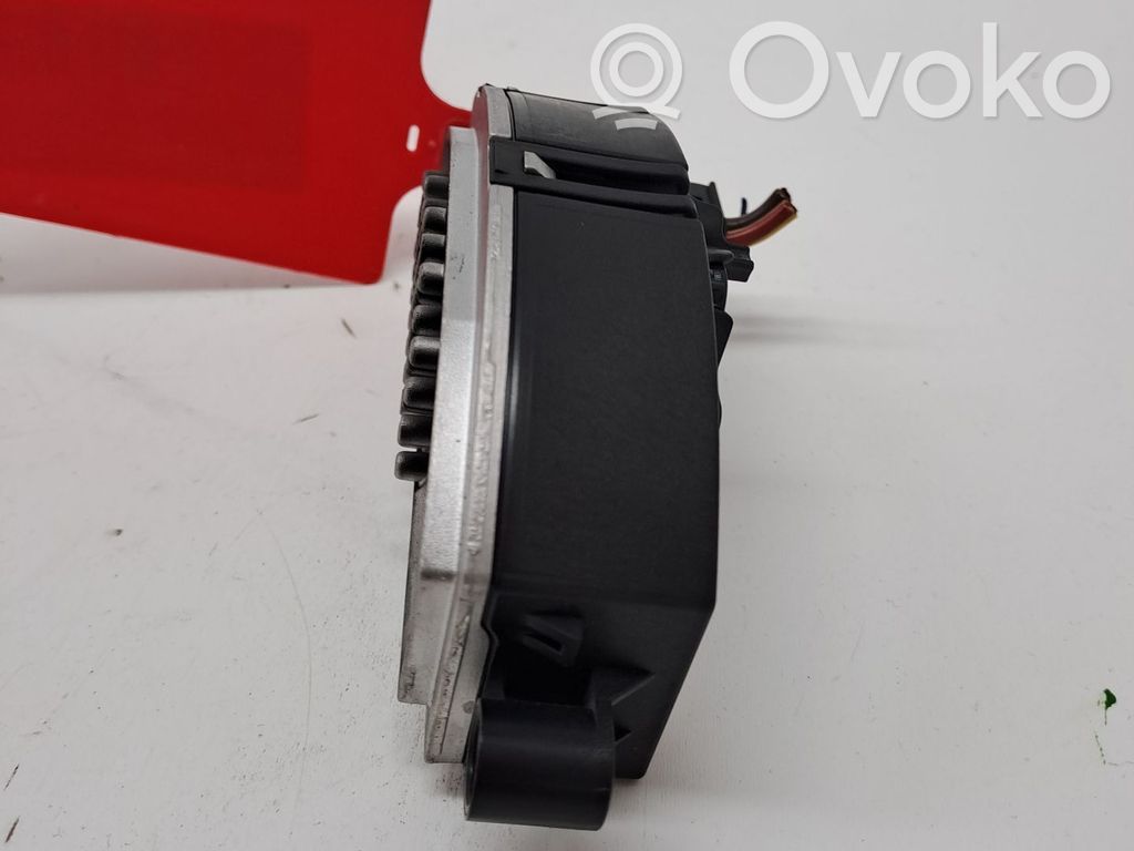 Lämpöpuhaltimen moottorin vastus   5Q0907521D