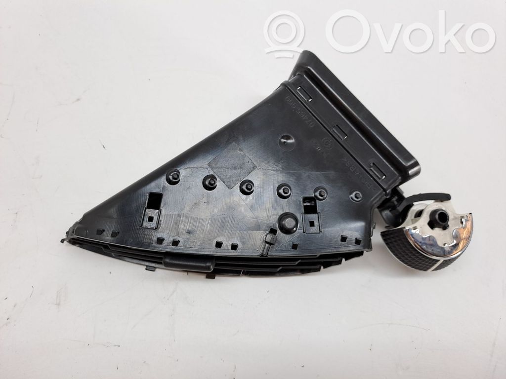 Ford Kuga I Lango oro grotelės 