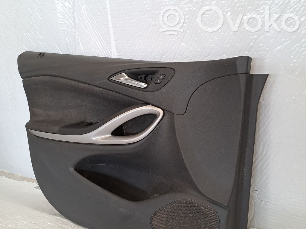 Opel Astra K Etuoven verhoilu 