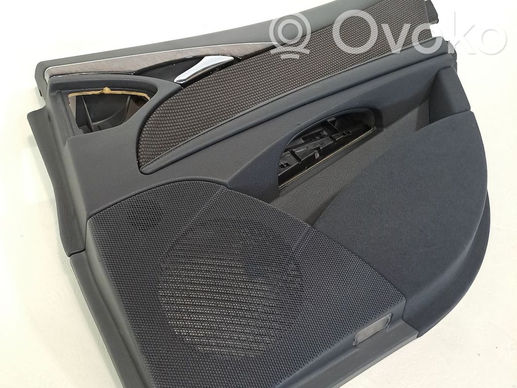 Mercedes-Benz E W211 Takaoven verhoilu 