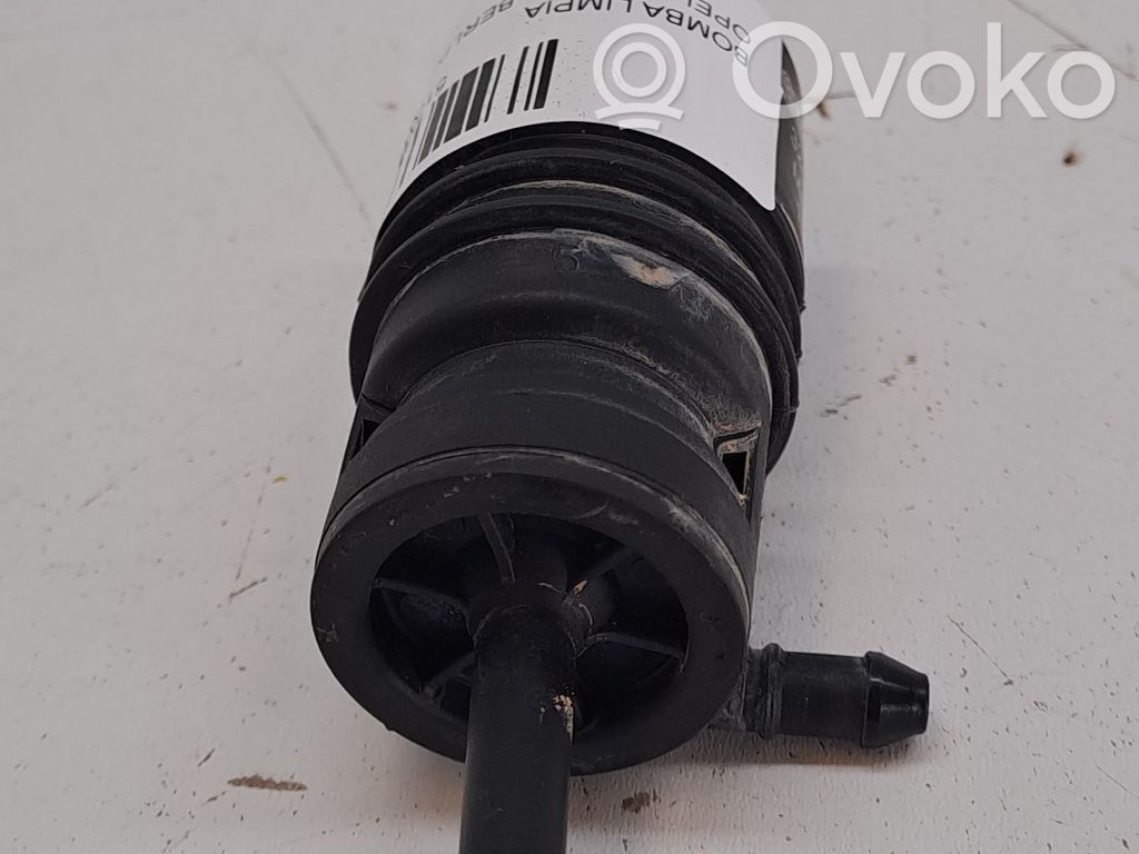Opel Insignia A Pompa spryskiwacza szyby przedniej / czołowej