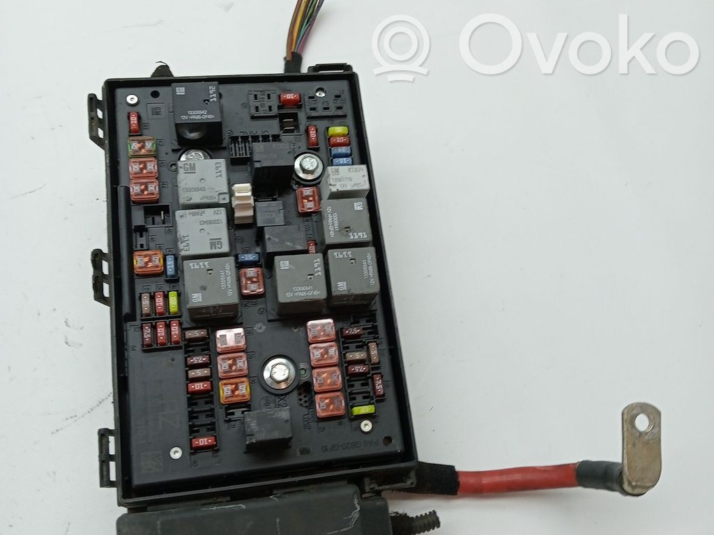 Opel Astra J Módulo de fusible 