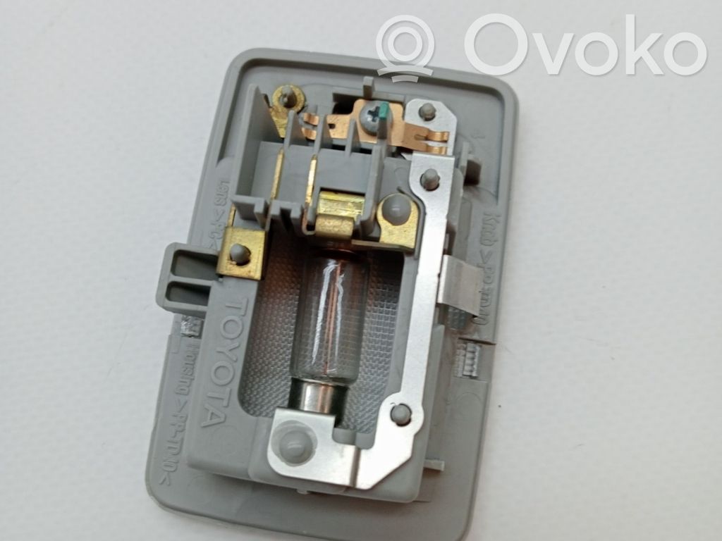 Toyota Auris E180 Consola de luz del techo
