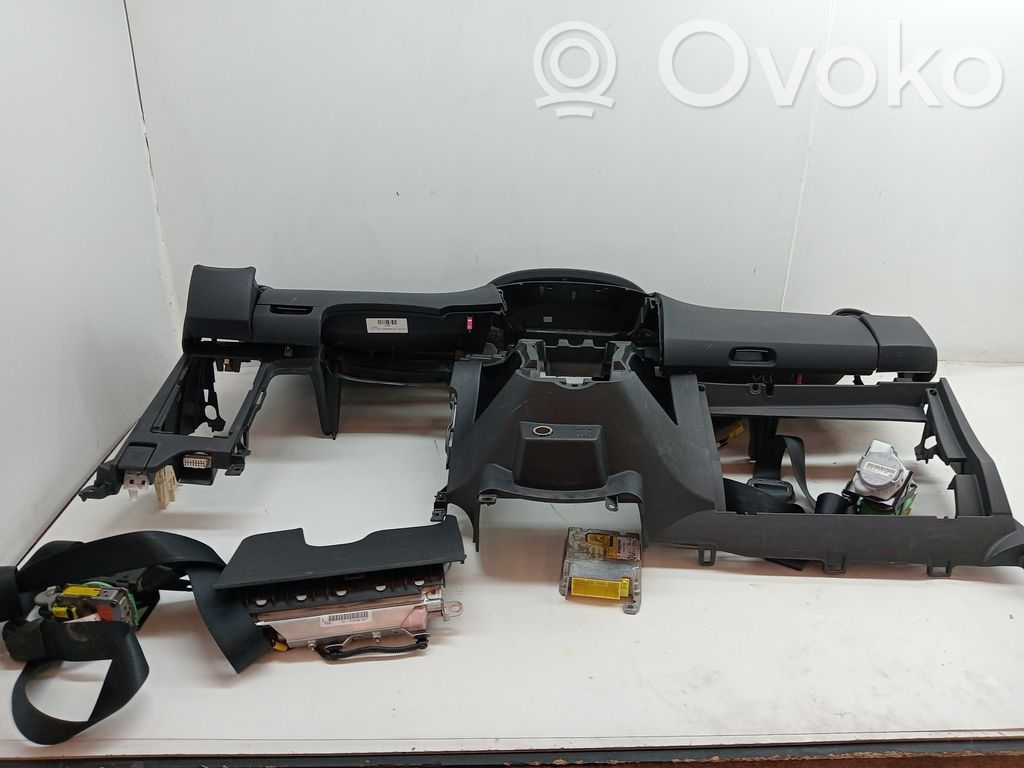Juego del asiento   553020D010B0,739000D010B0,739600D010