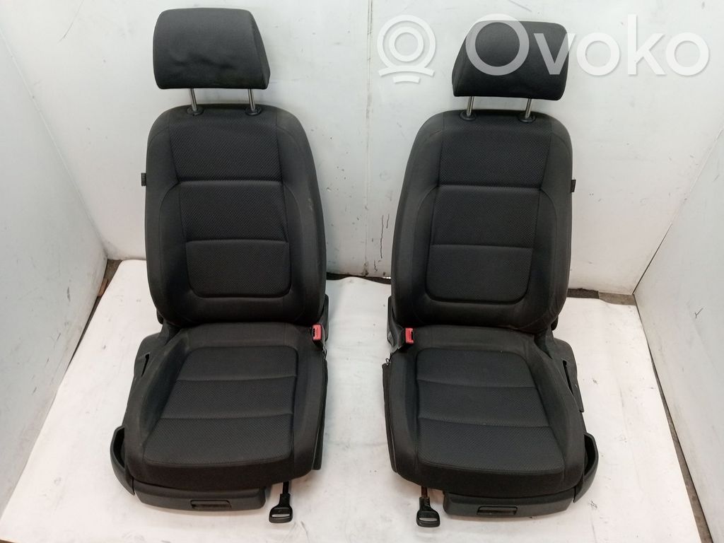 Volkswagen Golf V Set planșă bord cu airbag 