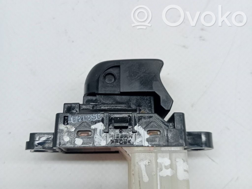 Przyciski szyb   254114CE0A