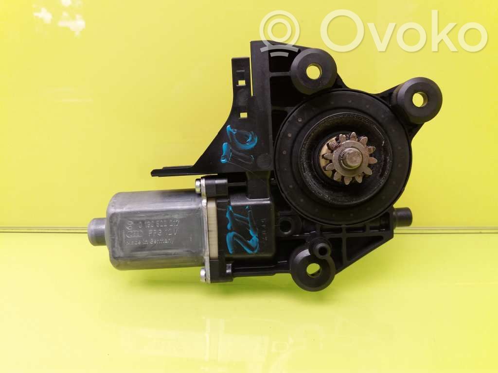Front door window regulator motor   130822217,4M5T14A389