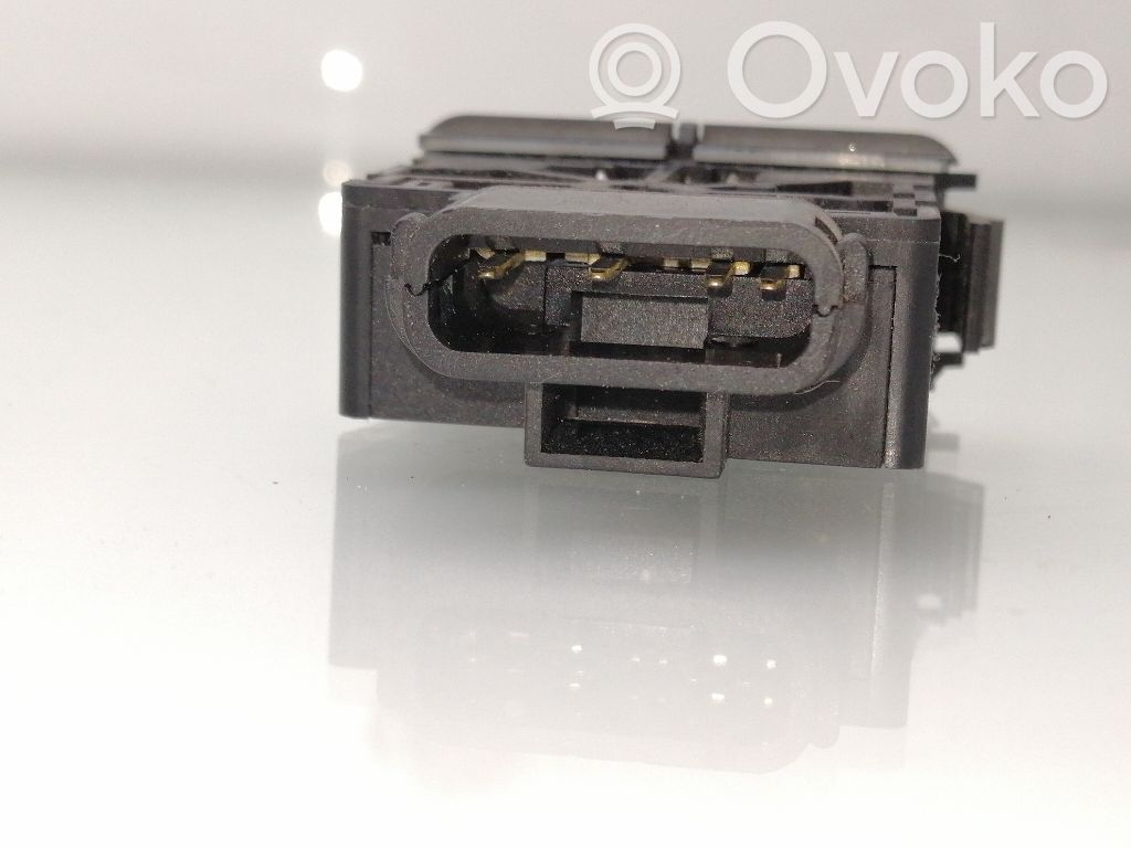 Comutator lumini   A1638200010