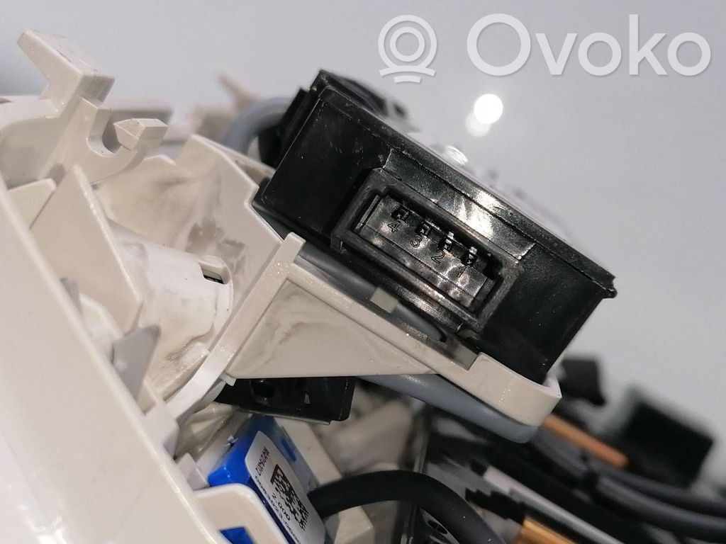 Audi A4 S4 B6 8E 8H Rivestimento della console di illuminazione installata sul rivestimento del tetto 