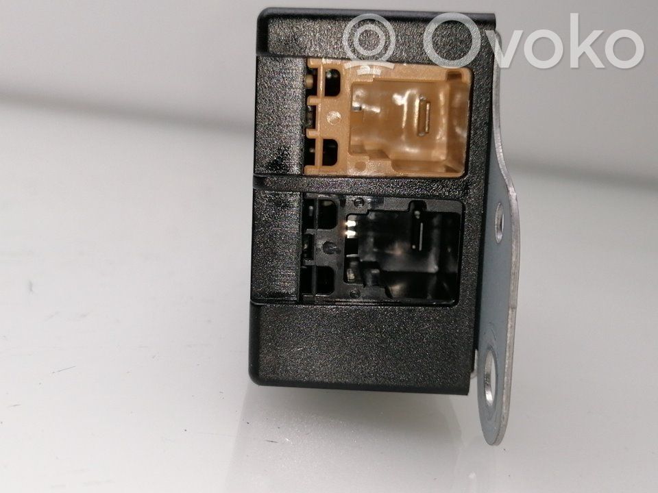 Volkswagen Golf VI Unidad de control/módulo de carrocería central 