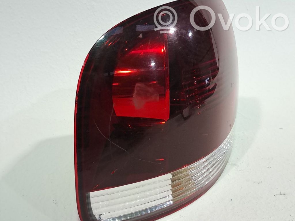 Takavalon polttimo   7L6945095R
