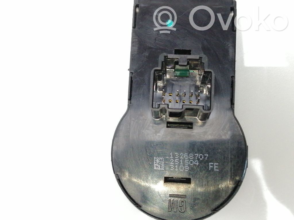 Light switch   13268707