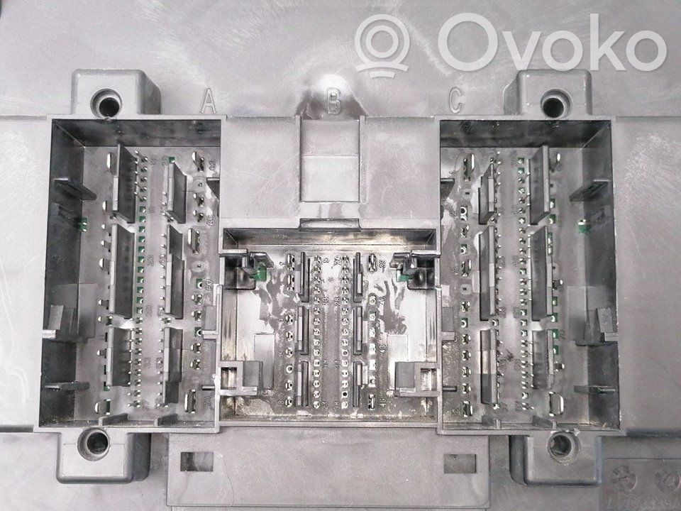 Modul de control caroserie central   5Q0937084AE