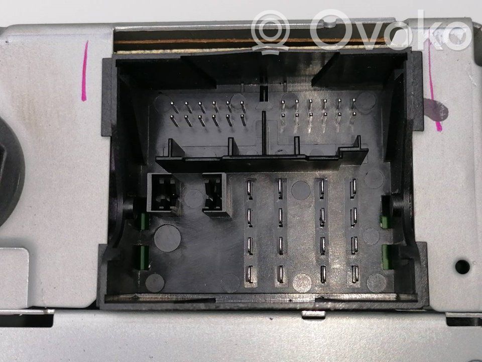 Radio / CD-Player / DVD-Player / Navigation   7M5T18C939JD