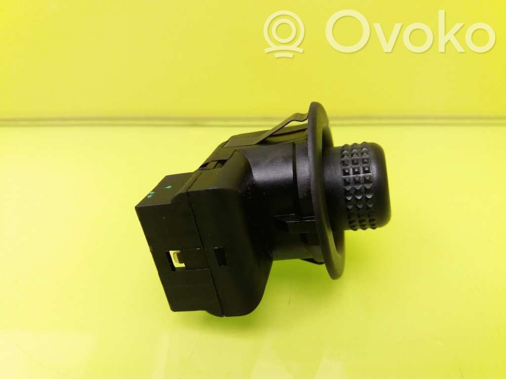 Wing mirror switch   93BG17B676BB