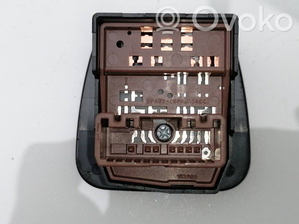 Interruptor del espejo lateral   848700H010