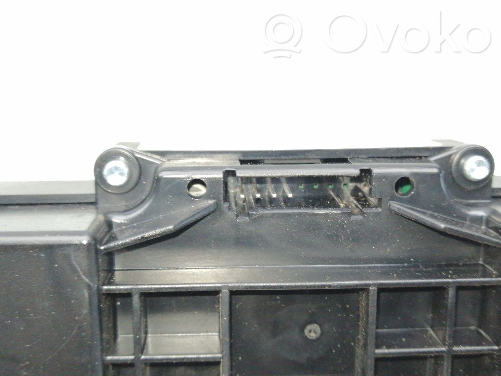 Mercedes-Benz Sprinter W907 W910 Pulsanti/interruttori sul volante